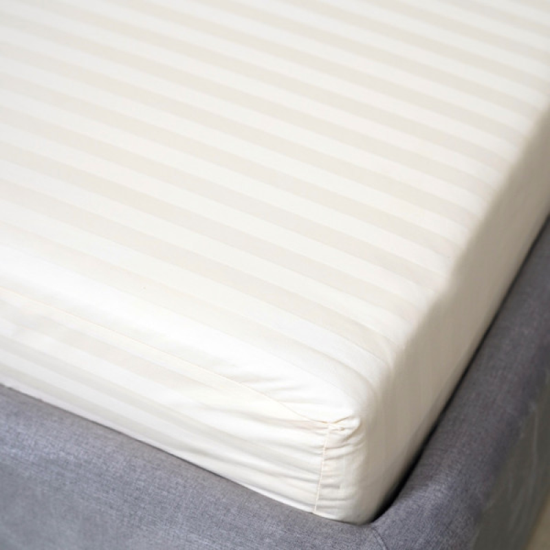 Простирадло на резинці 140х200 страйп-сатин “МастерТекс“